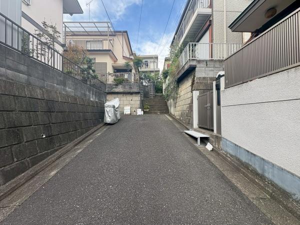 八王子市小比企町の中古一戸建て