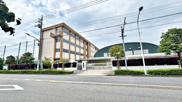 八王子市弐分方町の中古一戸建て(八王子市立元八王子中学校)