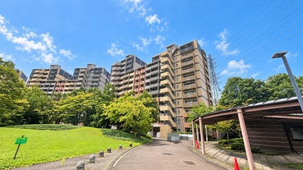 南大沢学園一番街4号棟