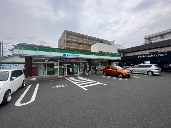 シャレー北野(ファミリーマート北野駅前通り店)