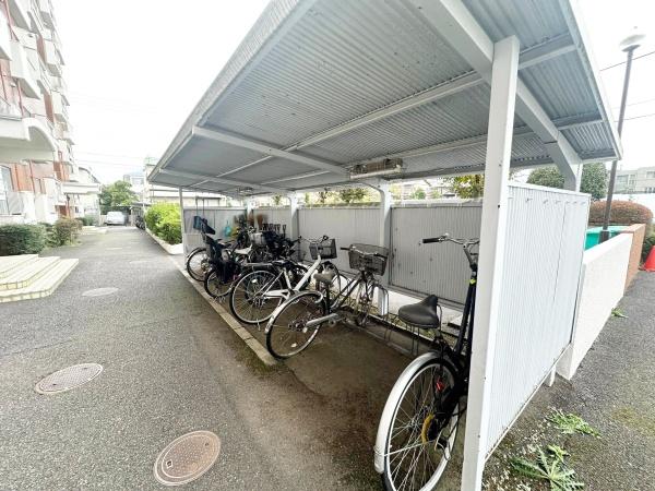 京王めじろ台マンションＥ棟