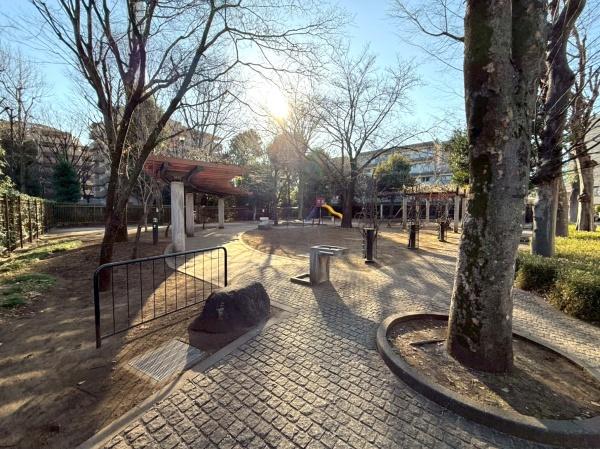 シャリエ高井戸ソルパティオ(高井戸藤が丘公園)