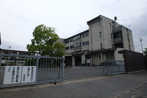 君津市陽光台２丁目の土地(君津市立周西南中学校)