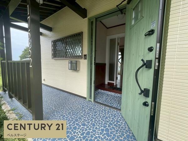 富津市竹岡の中古一戸建て(玄関)