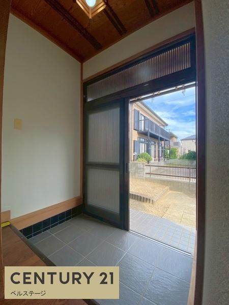 市原市八幡の中古一戸建て(玄関)