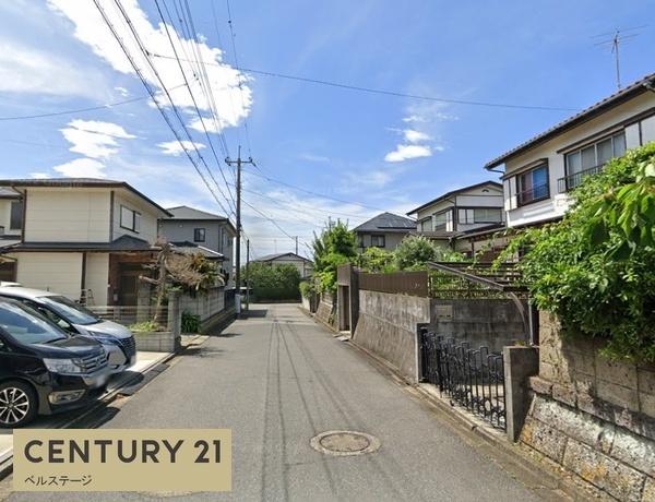 木更津市八幡台2丁目の中古一戸建て(前面道路含む現地写真)