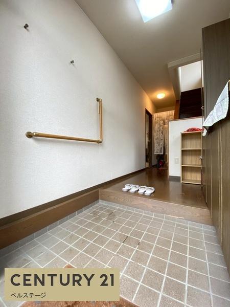 木更津市八幡台6丁目の中古一戸建て(玄関)