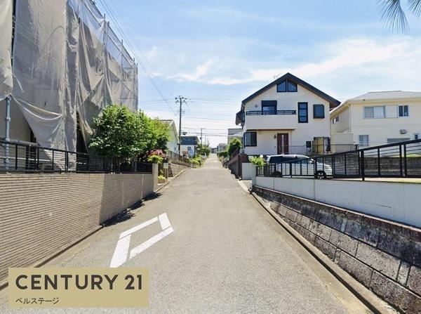 木更津市畑沢南1丁目の中古一戸建て(前面道路含む現地写真)
