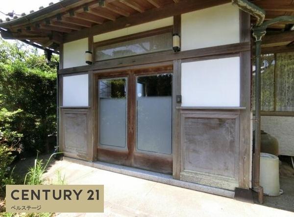 南房総市富浦町宮本の中古一戸建て(玄関)