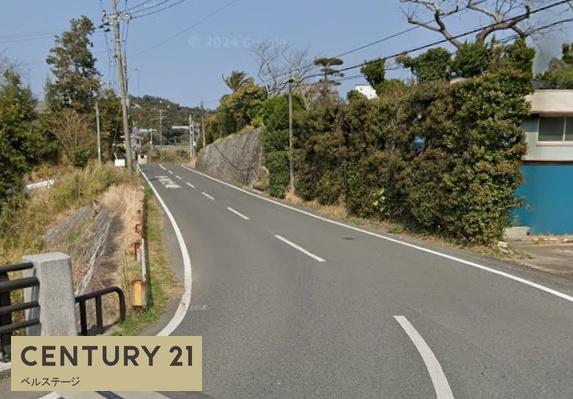 南房総市富浦町宮本の中古一戸建て(前面道路含む現地写真)