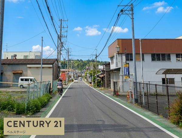 JR久留里線　君津市久留里市場　売倉庫