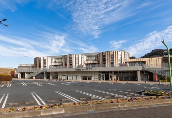 JR内房線　南房総市市部　エスカール岩井(道の駅富楽里とみやま)