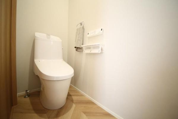 彦根市長曽根南町の中古一戸建て