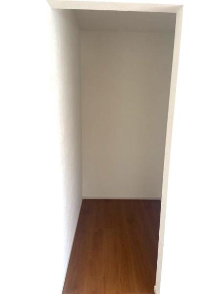 近江八幡市中村町1期2号棟(収納)