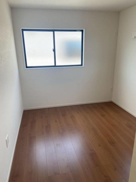 近江八幡市中村町1期2号棟(洋室)