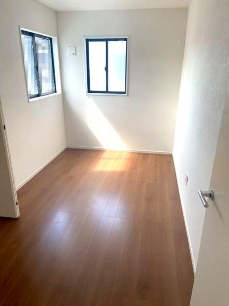 近江八幡市中村町1期2号棟(洋室)