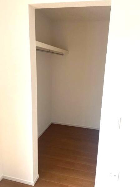 近江八幡市中村町1期2号棟(収納)