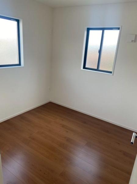 近江八幡市中村町1期2号棟(洋室)