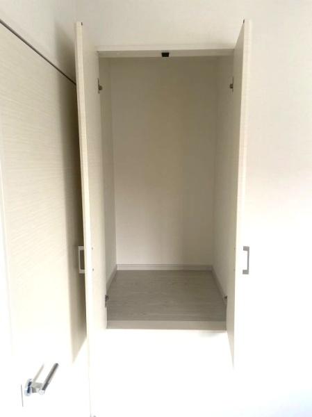 近江八幡市中村町1期3号棟(収納)