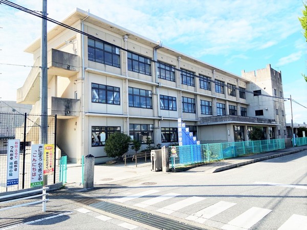 彦根市稲部町(彦根市立稲枝東小学校)