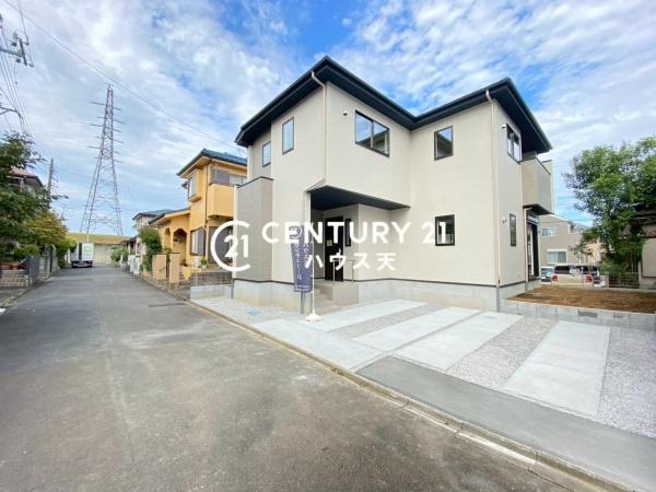 KIS坂戸市西坂戸2期 1号棟(前面道路含む現地写真)