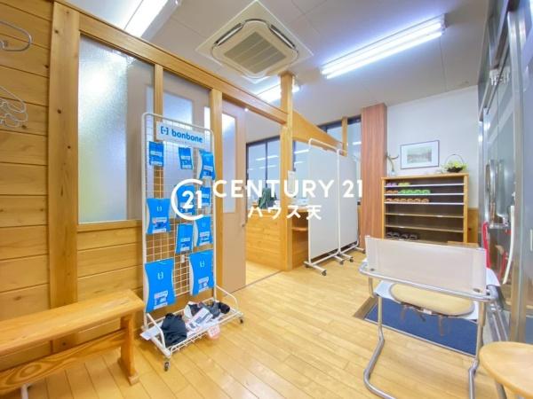 東松山市白山台店舗付き住宅