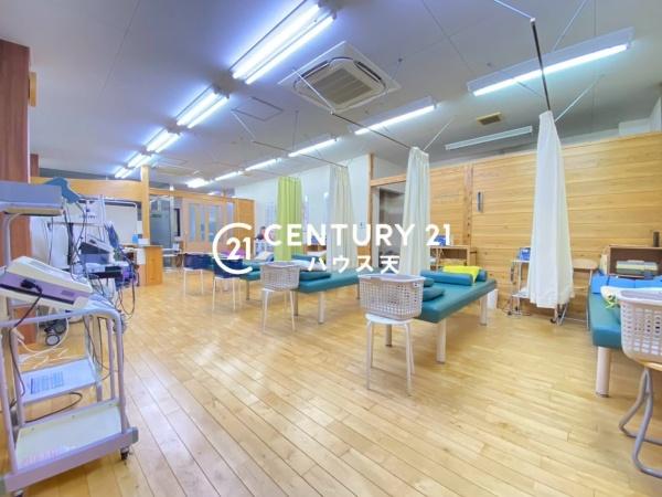 東松山市白山台店舗付き住宅