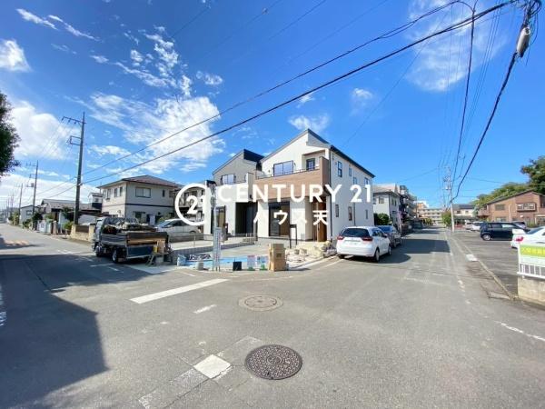鶴ヶ島市富士見 2号棟(前面道路含む現地写真)
