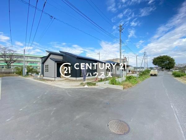 小川町小川 2号棟(前面道路含む現地写真)