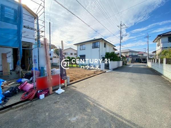 鶴ヶ島市南町1丁目の新築一戸建(前面道路含む現地写真)
