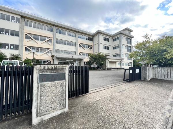 鶴ヶ島市上広谷286番(鶴ヶ島市立藤中学校)