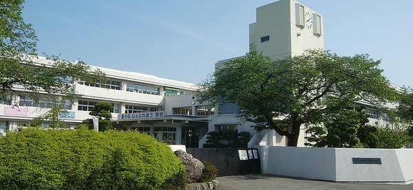 入間郡毛呂山町目白台１丁目の中古一戸建て(毛呂山町立泉野小学校)