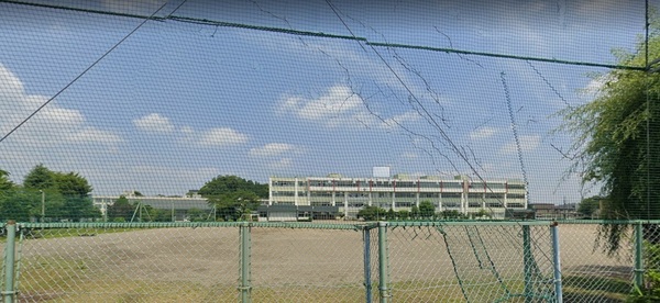 入間郡毛呂山町目白台１丁目の中古一戸建て(毛呂山町立毛呂山中学校)