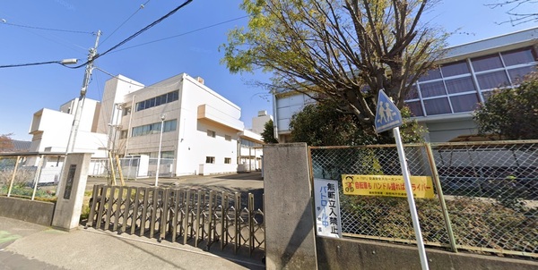 日高市大字高萩の中古一戸建て(日高市立高萩中学校)