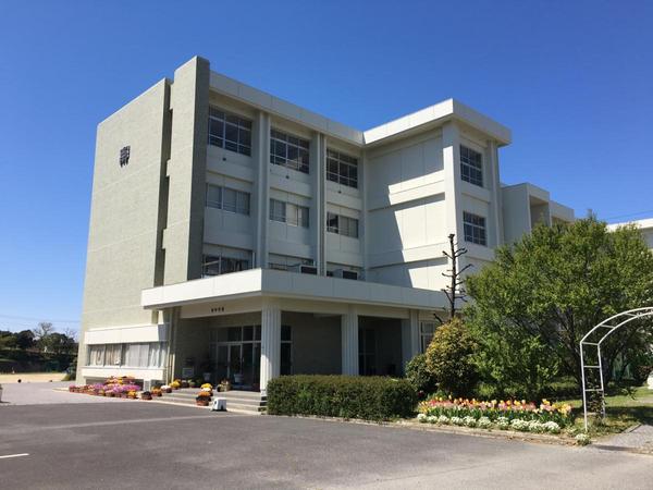 みよし市みなよし台の中古一戸建て(みよし市立南中学校)