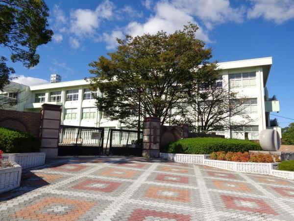 みよし市三好町新築戸建全2棟2号棟(みよし市立三吉小学校)