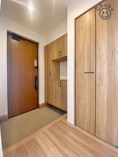 みよし市三好町木之本の中古一戸建て(玄関)