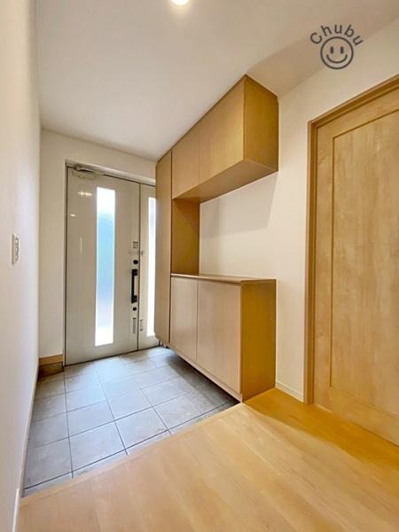 岡崎市滝町字丸根の中古一戸建て(玄関)