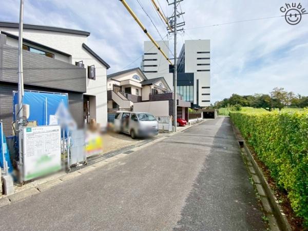 豊田市平山町新築戸建全2棟1号棟(前面道路含む現地写真)