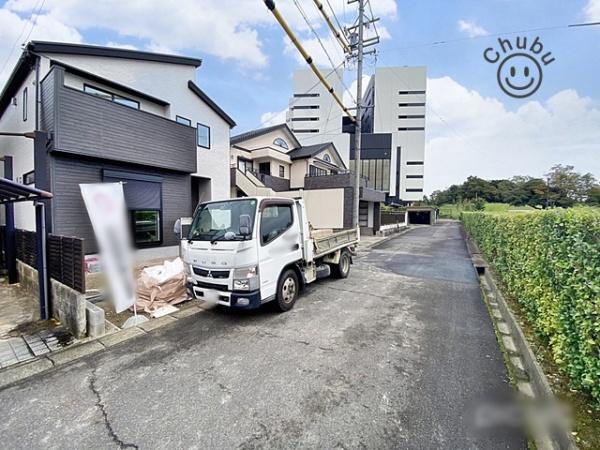 豊田市平山町新築戸建全2棟2号棟(前面道路含む現地写真)