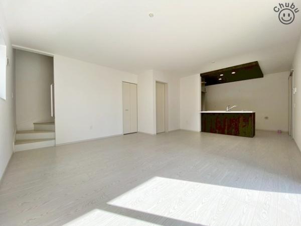 豊田市細谷町新築戸建全6棟4号棟(リビング)