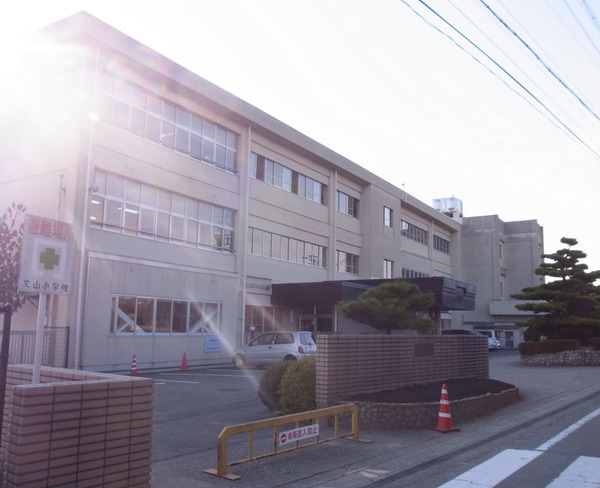 安城市榎町町新築戸建全2棟1号棟(安城市立丈山小学校)
