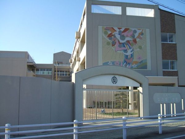 安城市二本木新町新築戸建全2棟2号棟(安城市立梨の里小学校)