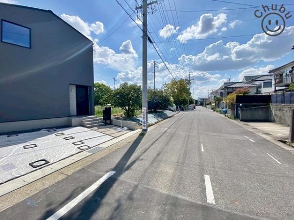 東郷町北山台新築戸建全1棟(前面道路含む現地写真)