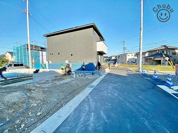 岡崎市中島町新築戸建全3棟2号棟(前面道路含む現地写真)