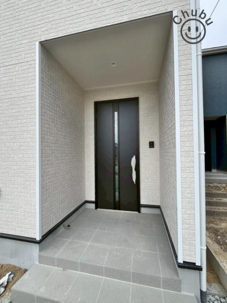 豊明市沓掛町新築戸建全3棟1号棟(玄関)