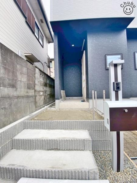 東海市荒尾町新築戸建全2棟2号棟(玄関)