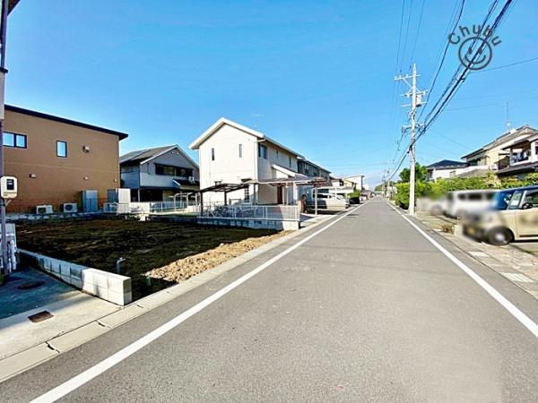 岡崎市六名南新築戸建全1棟(前面道路含む現地写真)
