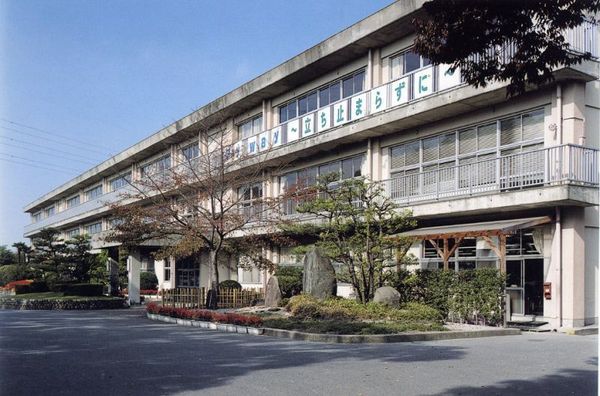 ・アネシア安城東栄町(安城市立東山中学校)
