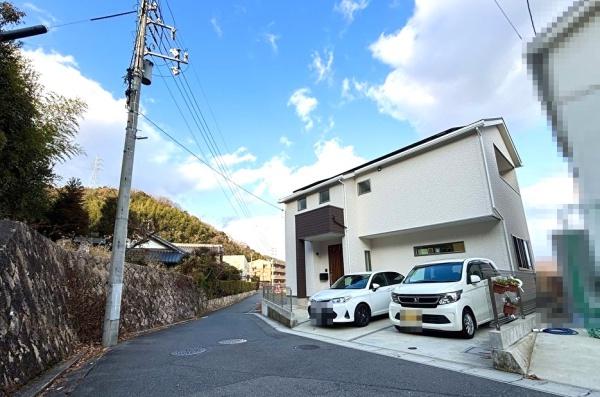 広島市安佐南区山本6丁目の中古一戸建て(前面道路含む現地写真)